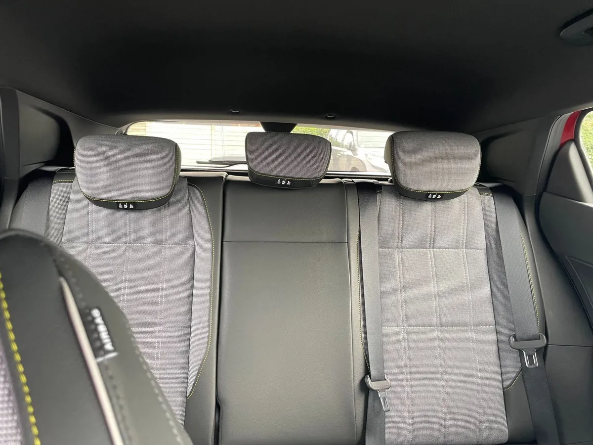 Renault Megane E-Tech 2024 - Image 4