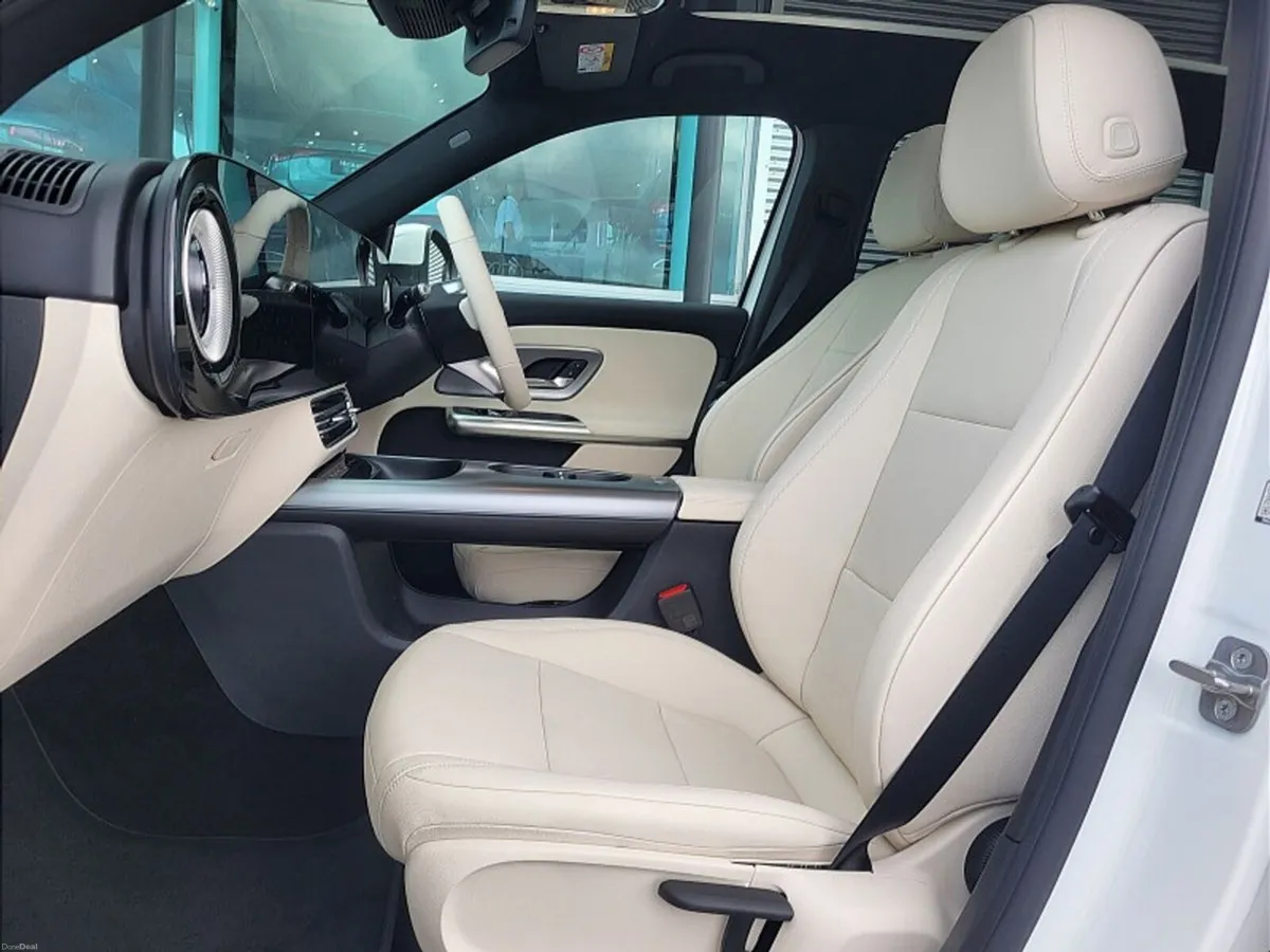 Mercedes-Benz GLB GLB200 Progressive + AUTO *(7 SE - Image 6