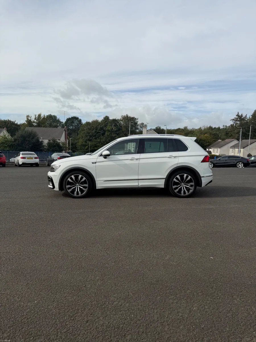 2017 Volkswagen Tiguan 2.0 TDi 4Motion R-Line DSG - Image 4