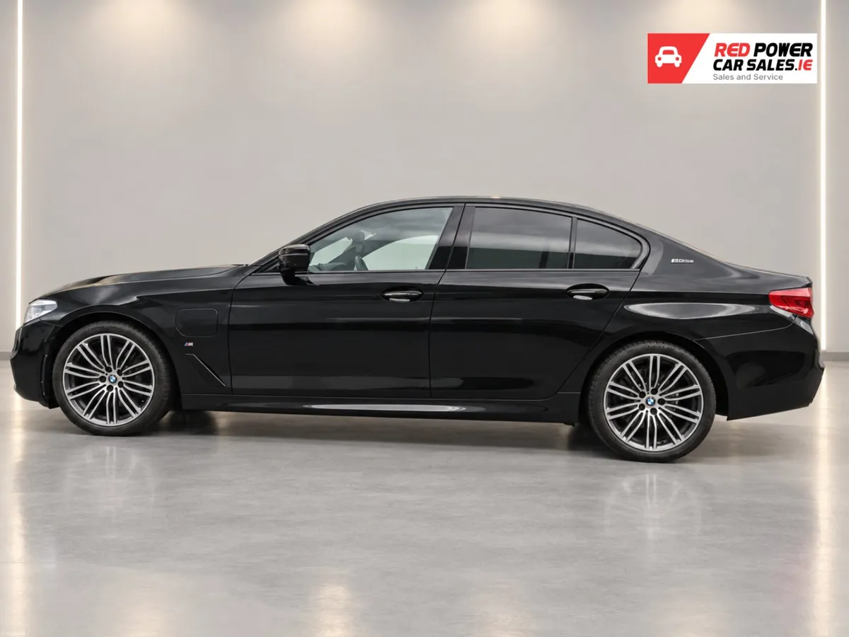 2018 BMW 530E E Drive PHEV //Low km - Image 4