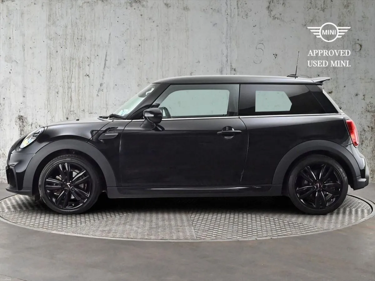 Mini Cooper 3-Door Cooper Sport - Image 3