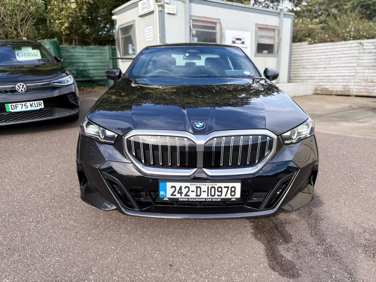 530E M-SPORT | 1 OWNER | FBMWSH | WHEEL UPGRADE - Image 5