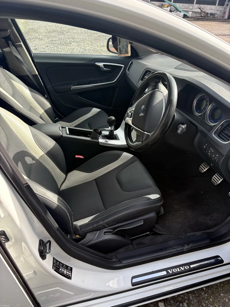 Car - Image 5