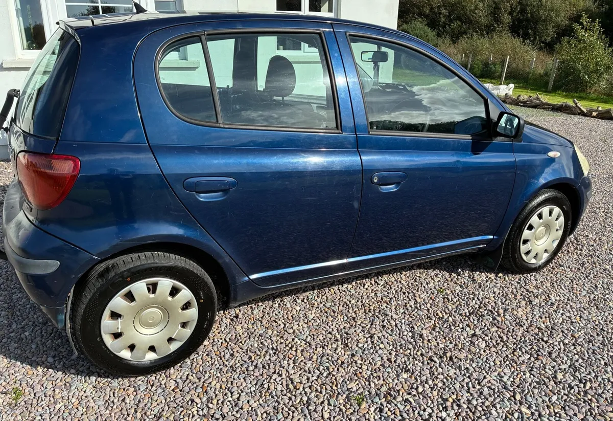 Toyota Yaris 2003 - Image 1