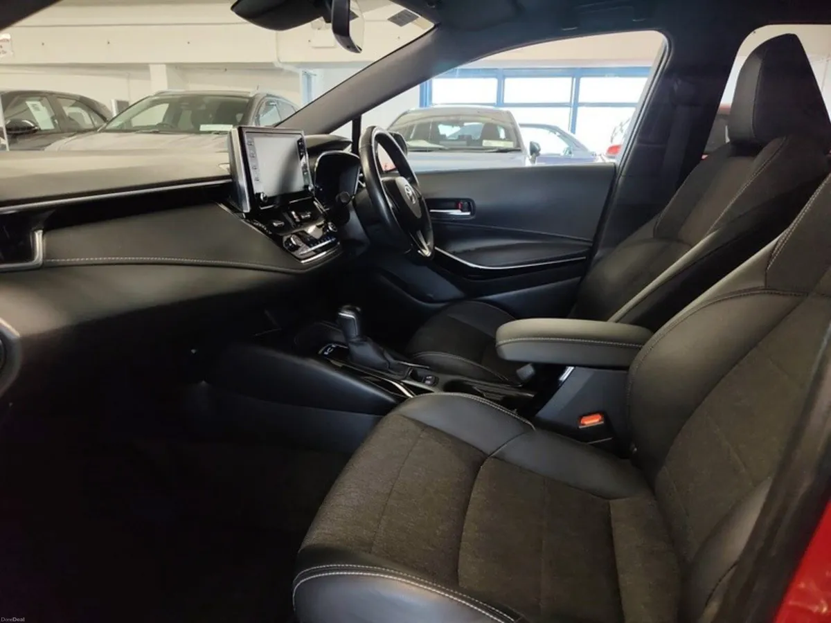 Toyota Corolla HYBRID L/SPORT HB - Image 6