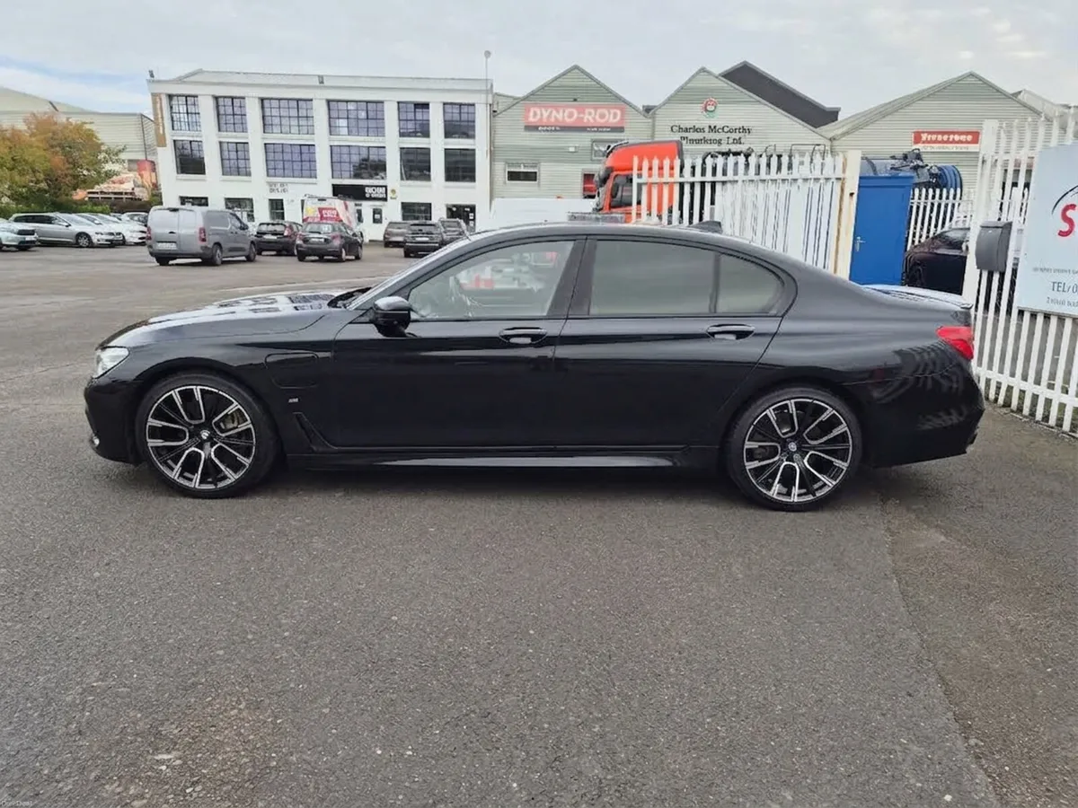 Bmw 7 Series 740E M-Sport Automatic(M-Performance) - Image 4