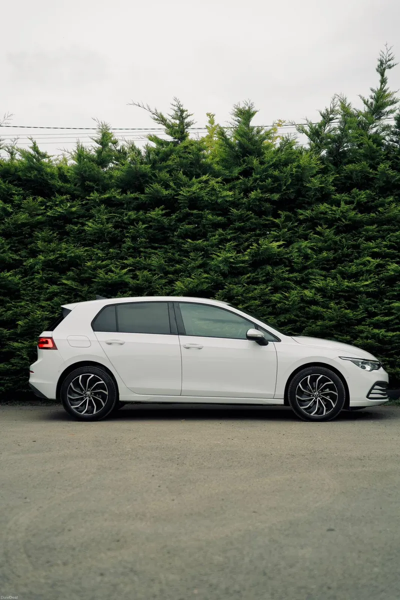 Volkswagen Golf Active Advance 2023|Premium Hatchb - Image 4