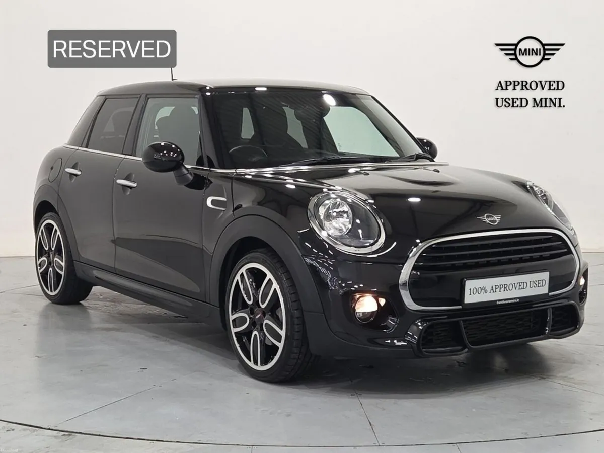 Mini Cooper 5-Door Cooper Sport - Image 1