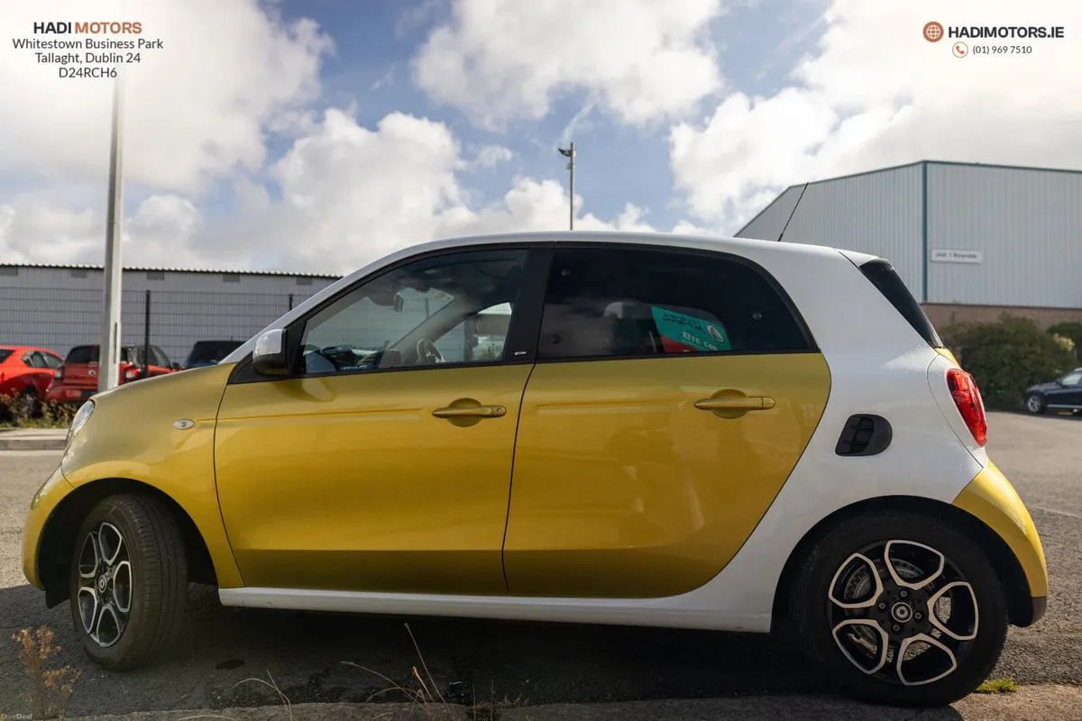 SMART FORFOUR AUTO 2018 WHITE - 4 SEAT CITY CAR - Image 3