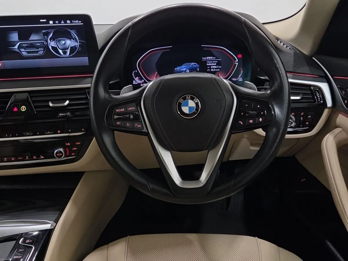 BMW 5-Series 520d SE Saloon - Image 5