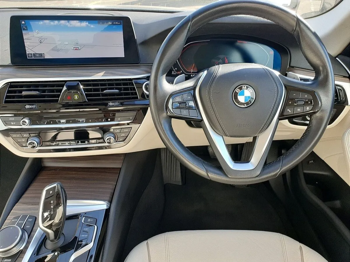 BMW 5-Series 520d SE Saloon - Image 5