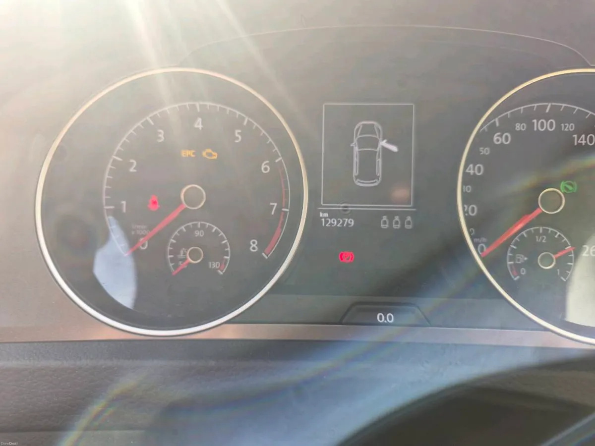 Volkswagen golf - Image 5
