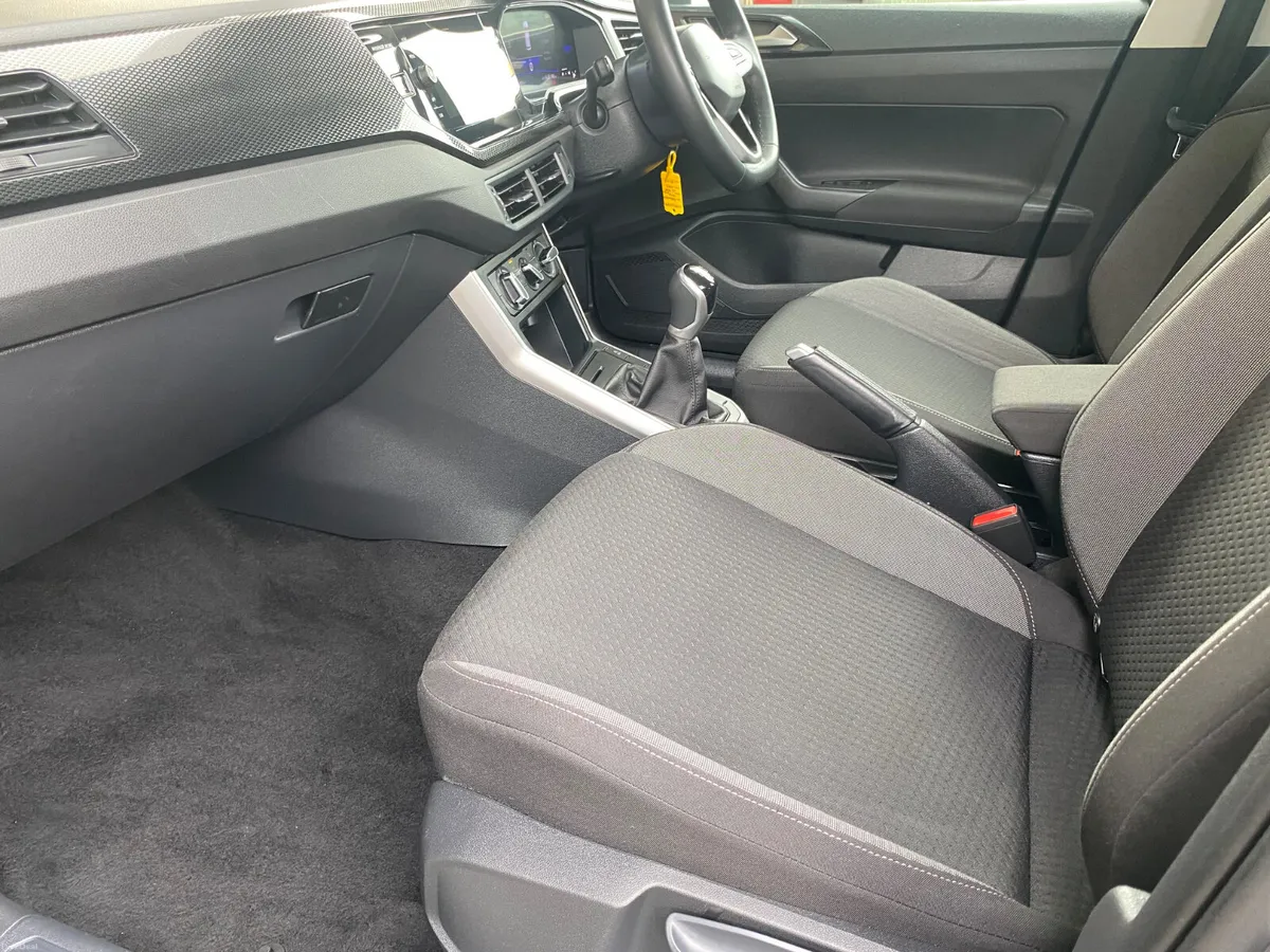 LIFE 1.0 TSI 95bhp LIKE NEW! - Image 6