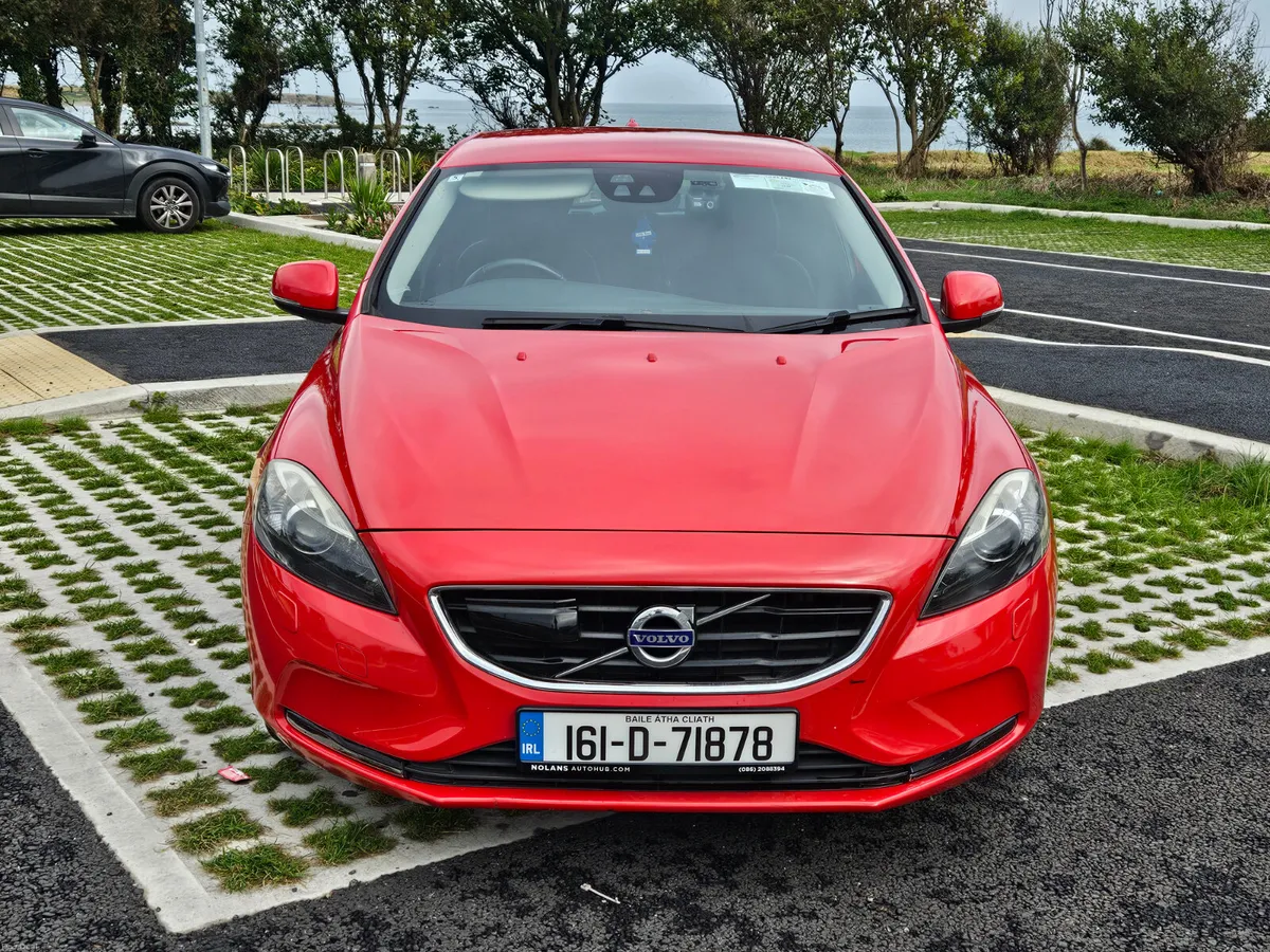 Volvo V40 2016  D4 Model New Nct - Image 2