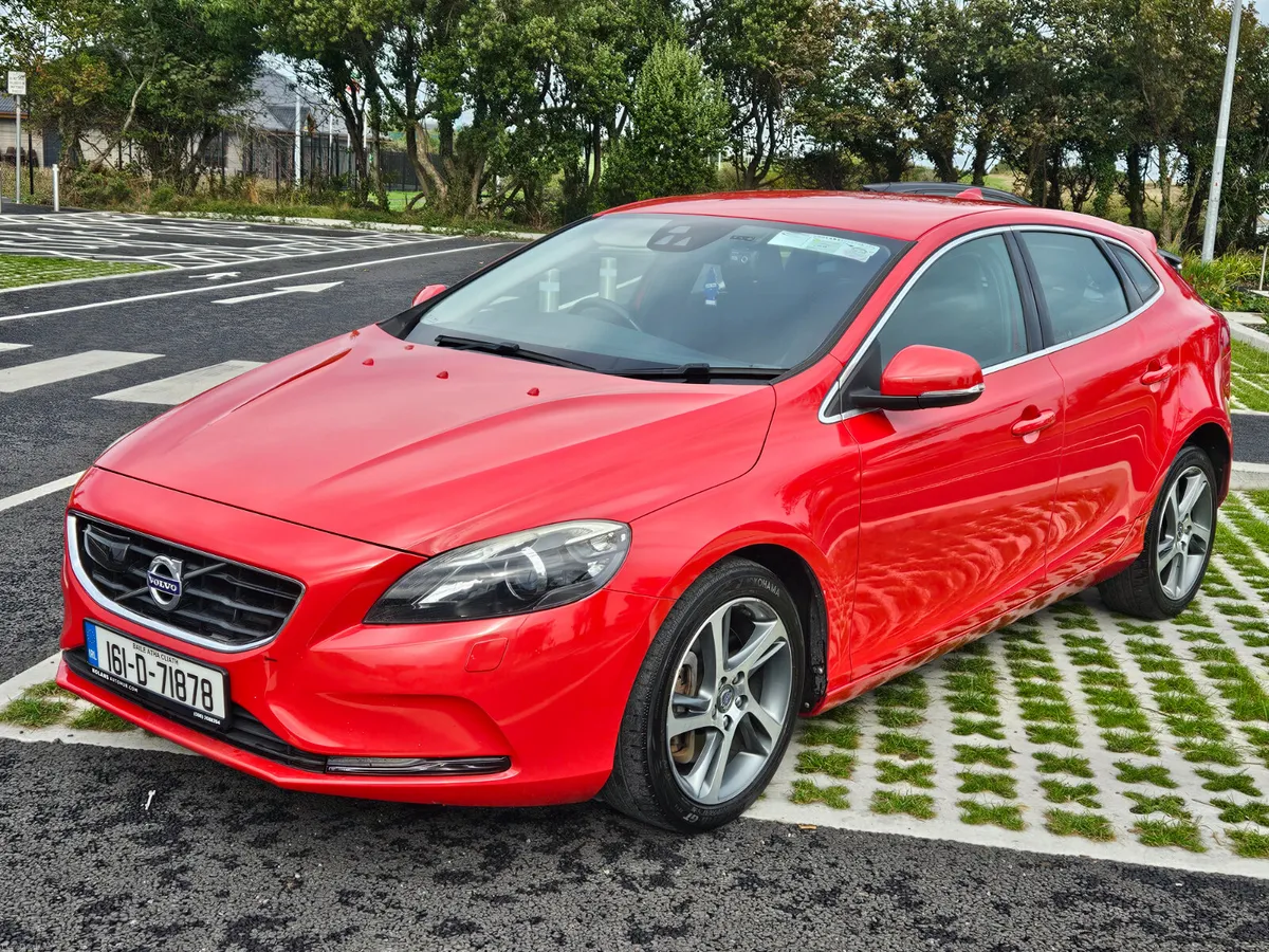 Volvo V40 2016  D4 Model New Nct - Image 5