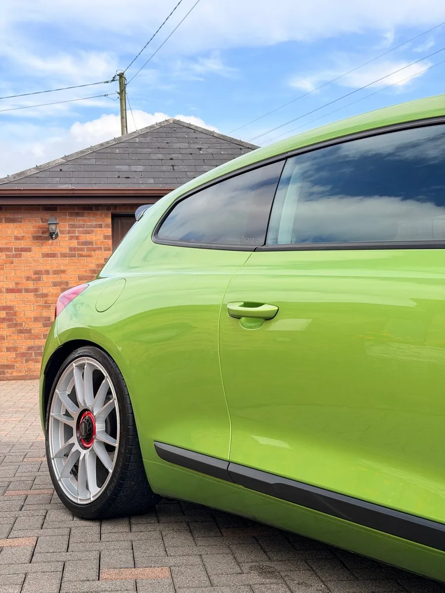 Volkswagen Scirocco 2011 - Image 2