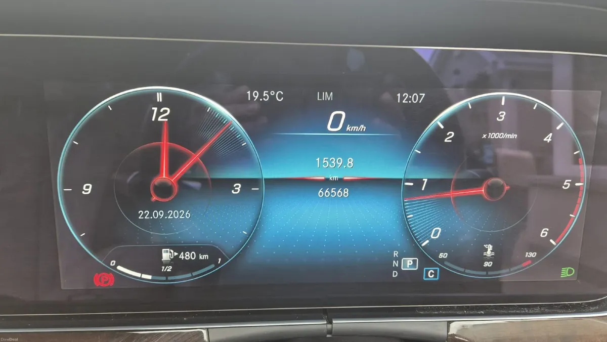 2022  E220 Diesel Mercedes- Benz with AMG spec - Image 5