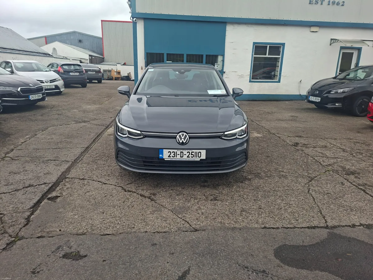 2023 Volkswagen Golf 2.0 TDI 115HP Life - Image 4
