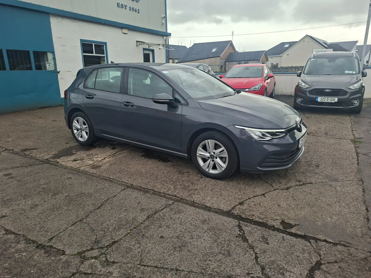 2023 Volkswagen Golf 2.0 TDI 115HP Life - Image 2