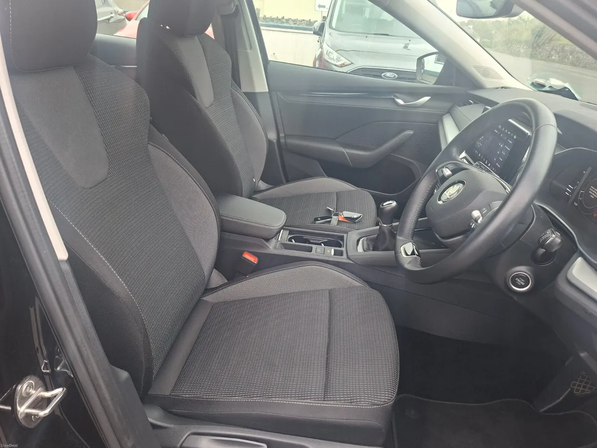 2024 Skoda Octavia Selection 1.5TSI 115HP - Image 5