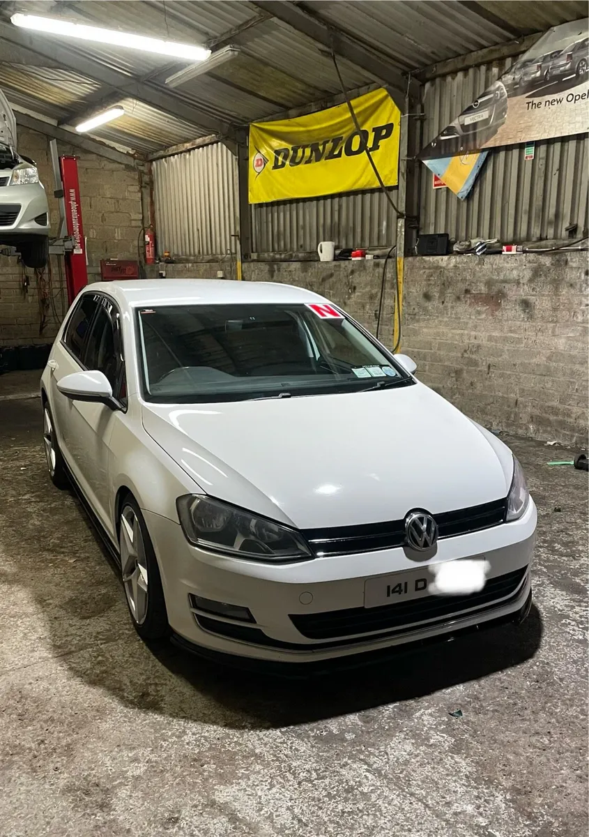 2014 Volkswagen Golf - Image 1