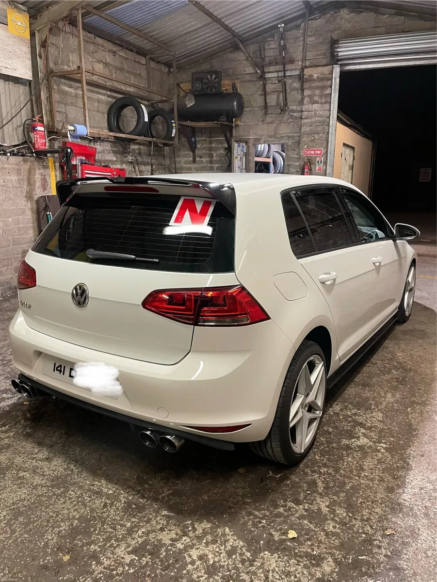 2014 Volkswagen Golf - Image 2
