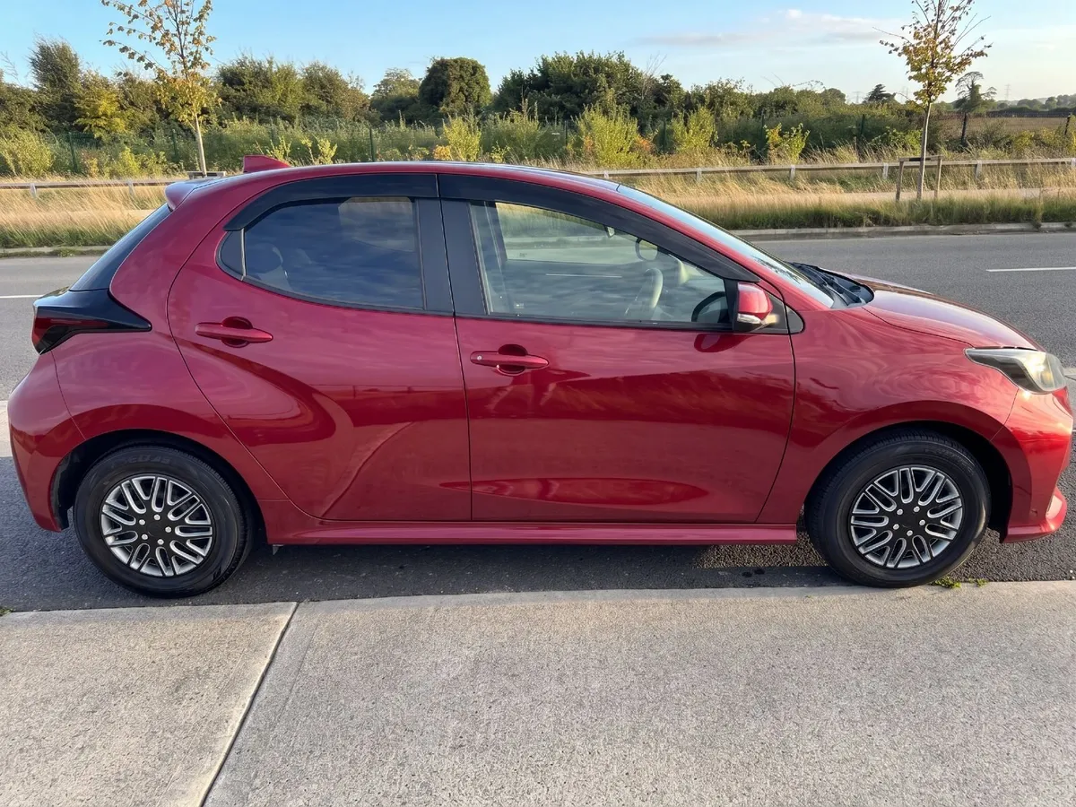 Toyota Yaris -1.5 Hybrid - Top Spec -DIGITAL METER - Image 4