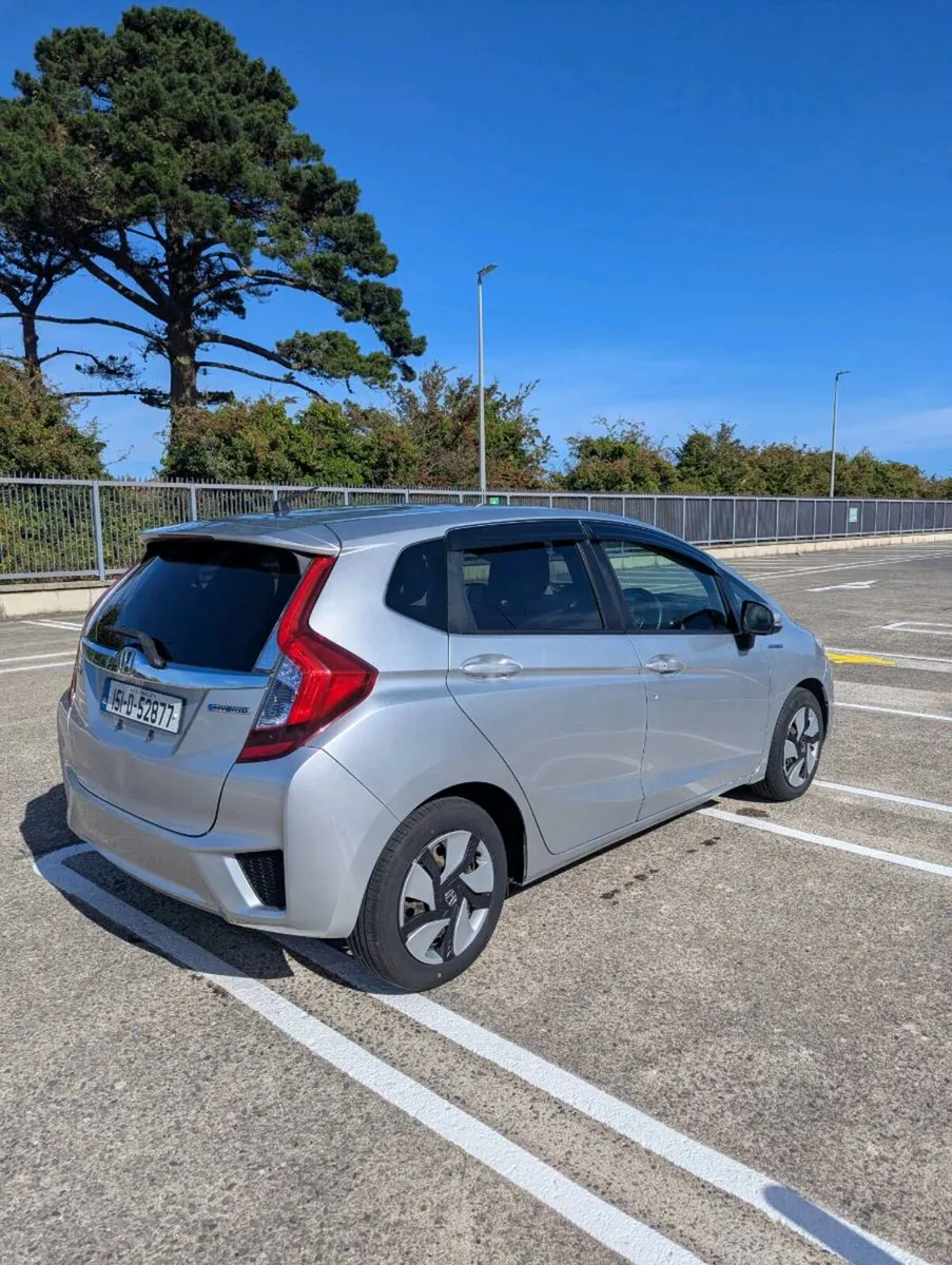 2015 Honda Fit hybrid - Image 5