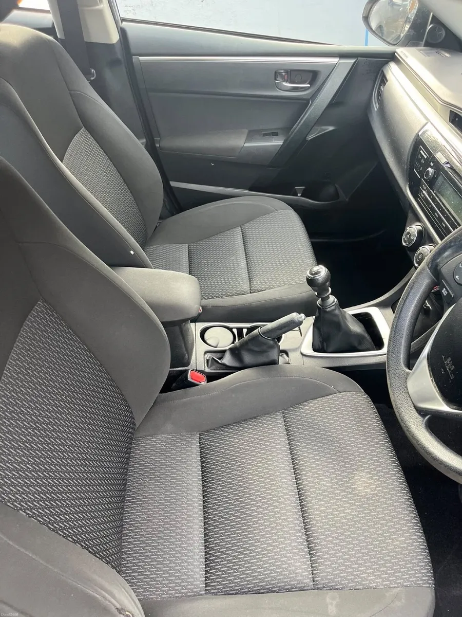 Toyota Corolla 2015 - Image 6
