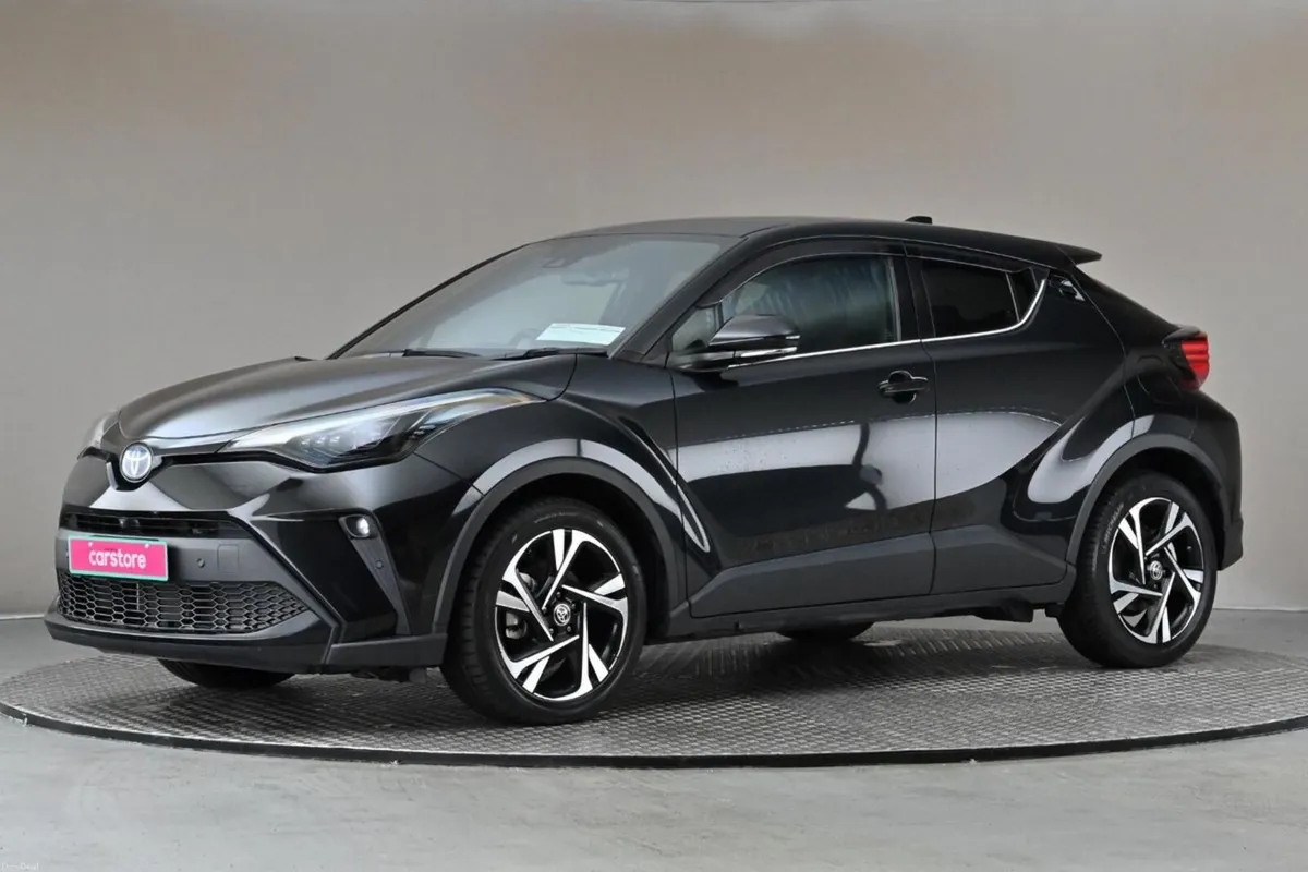 Toyota C-HR 1.8 HYBRID **HALF LEATHER**360 PAN CAM - Image 4