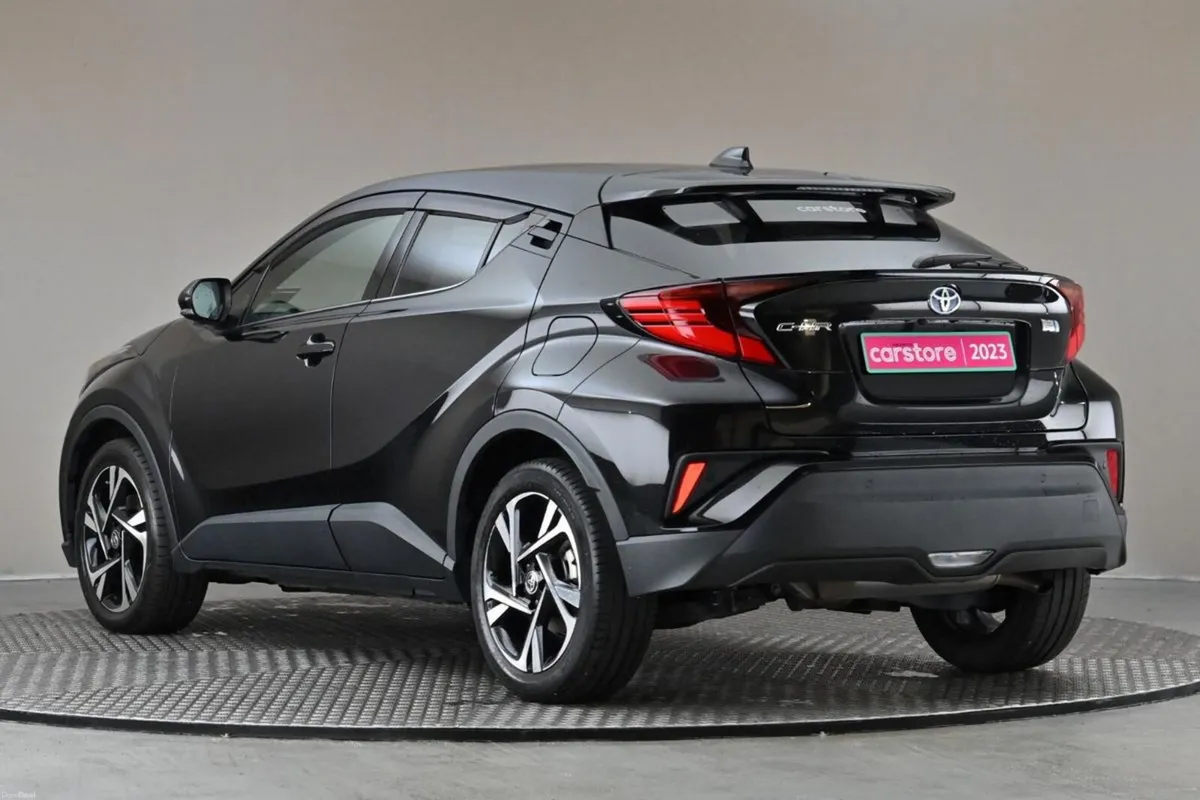 Toyota C-HR 1.8 HYBRID **HALF LEATHER**360 PAN CAM - Image 6