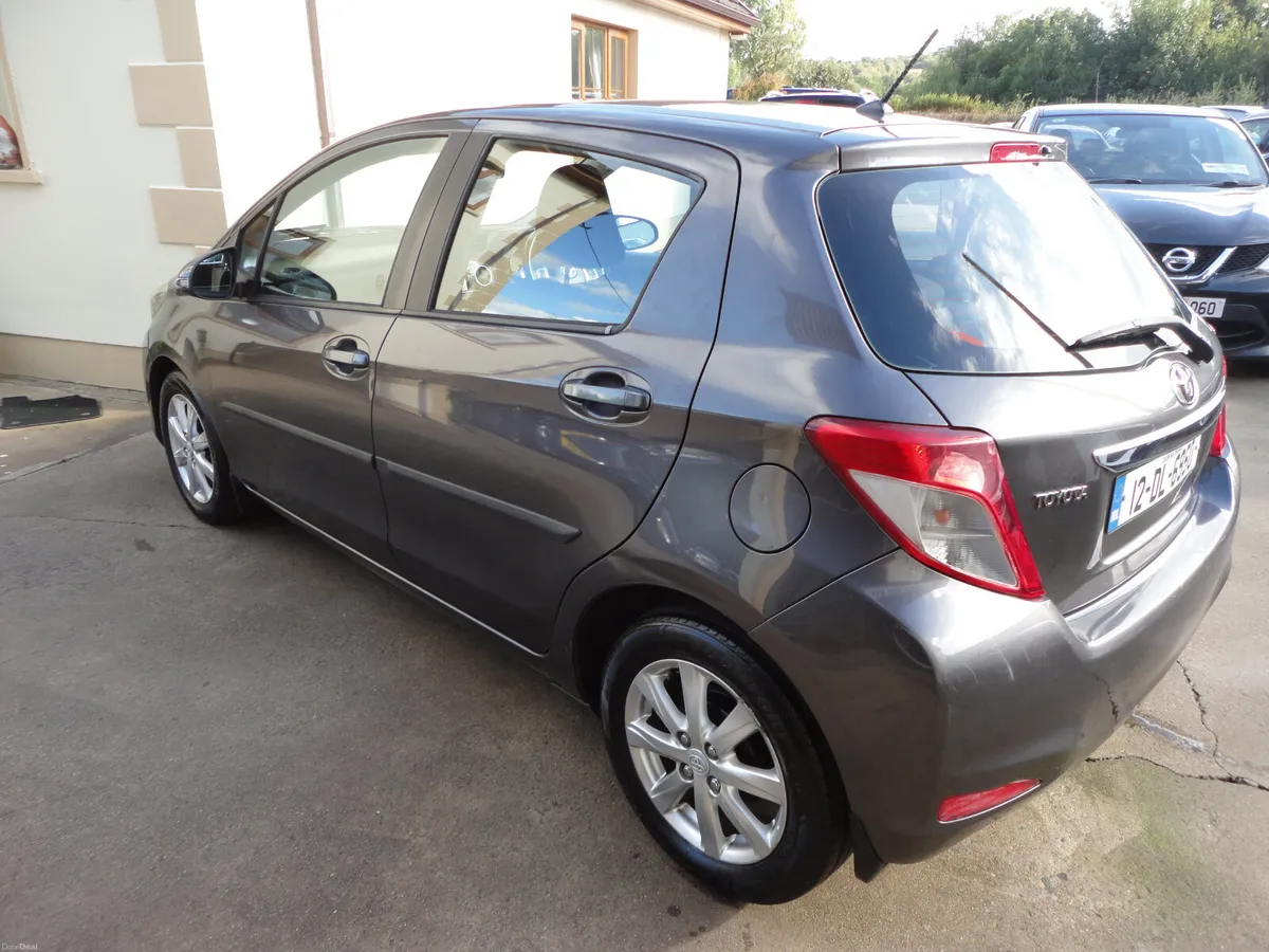 Toyota Yaris 2012 - Image 4