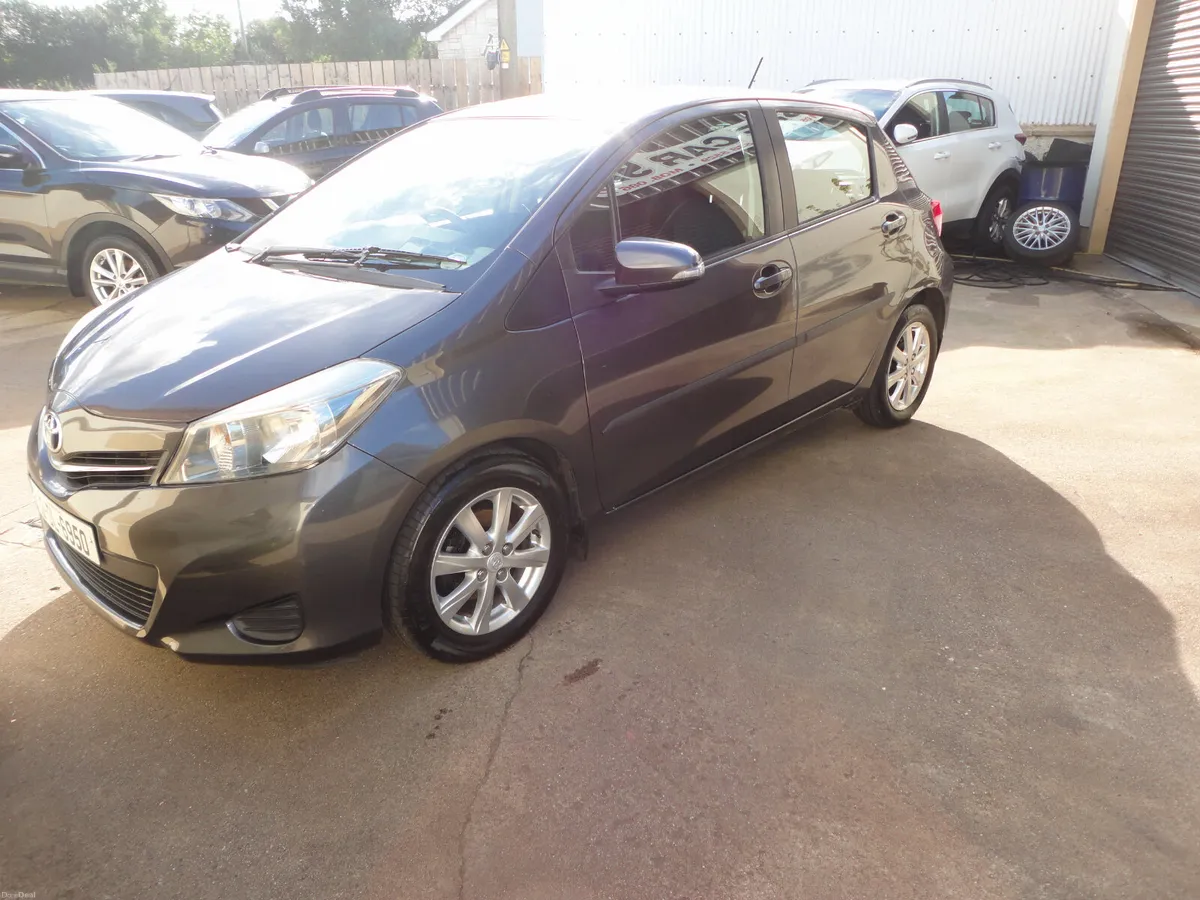 Toyota Yaris 2012 - Image 3