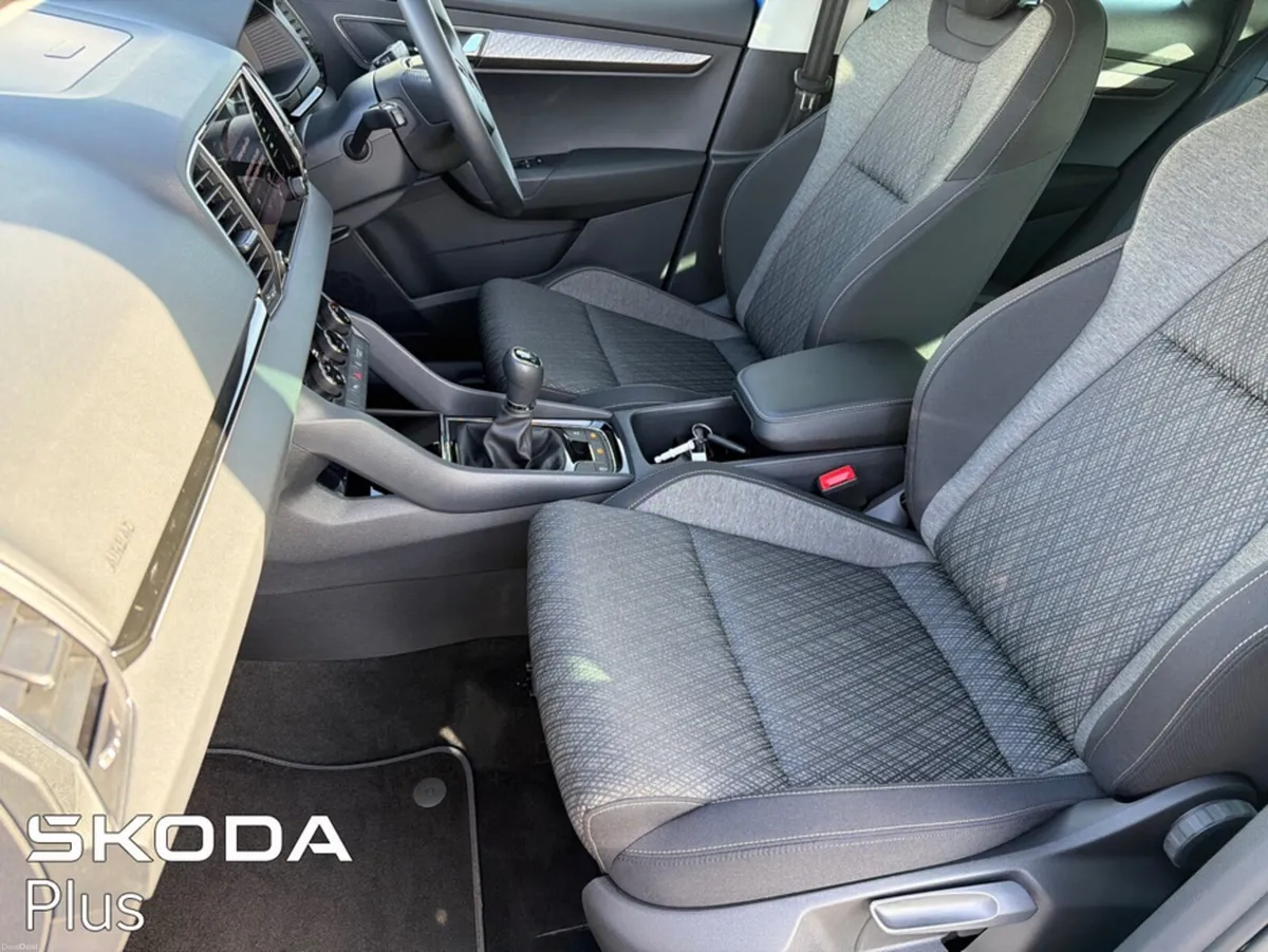 Skoda Karoq SELECTION PLUS 2.0 TDI 115HP - Image 4