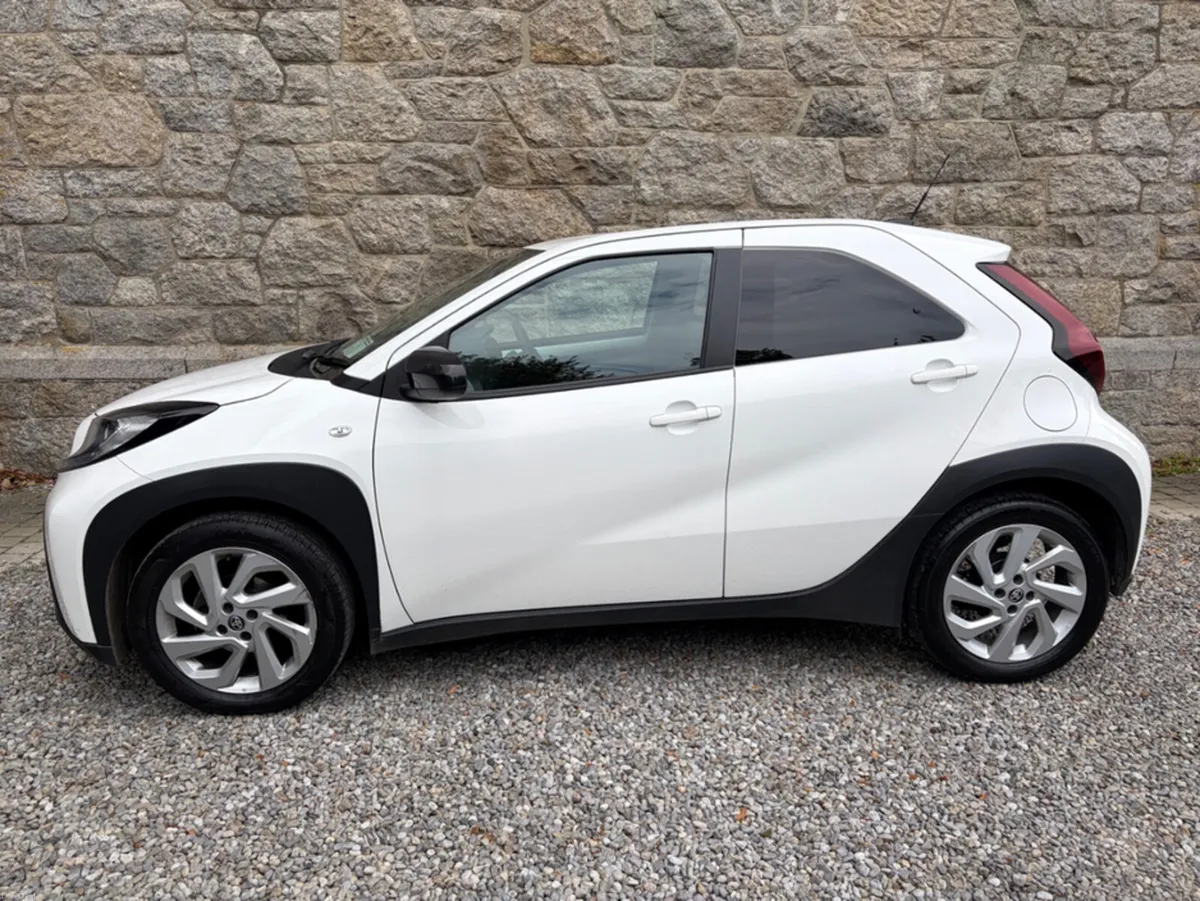 Toyota Aygo X PULSE - Image 2