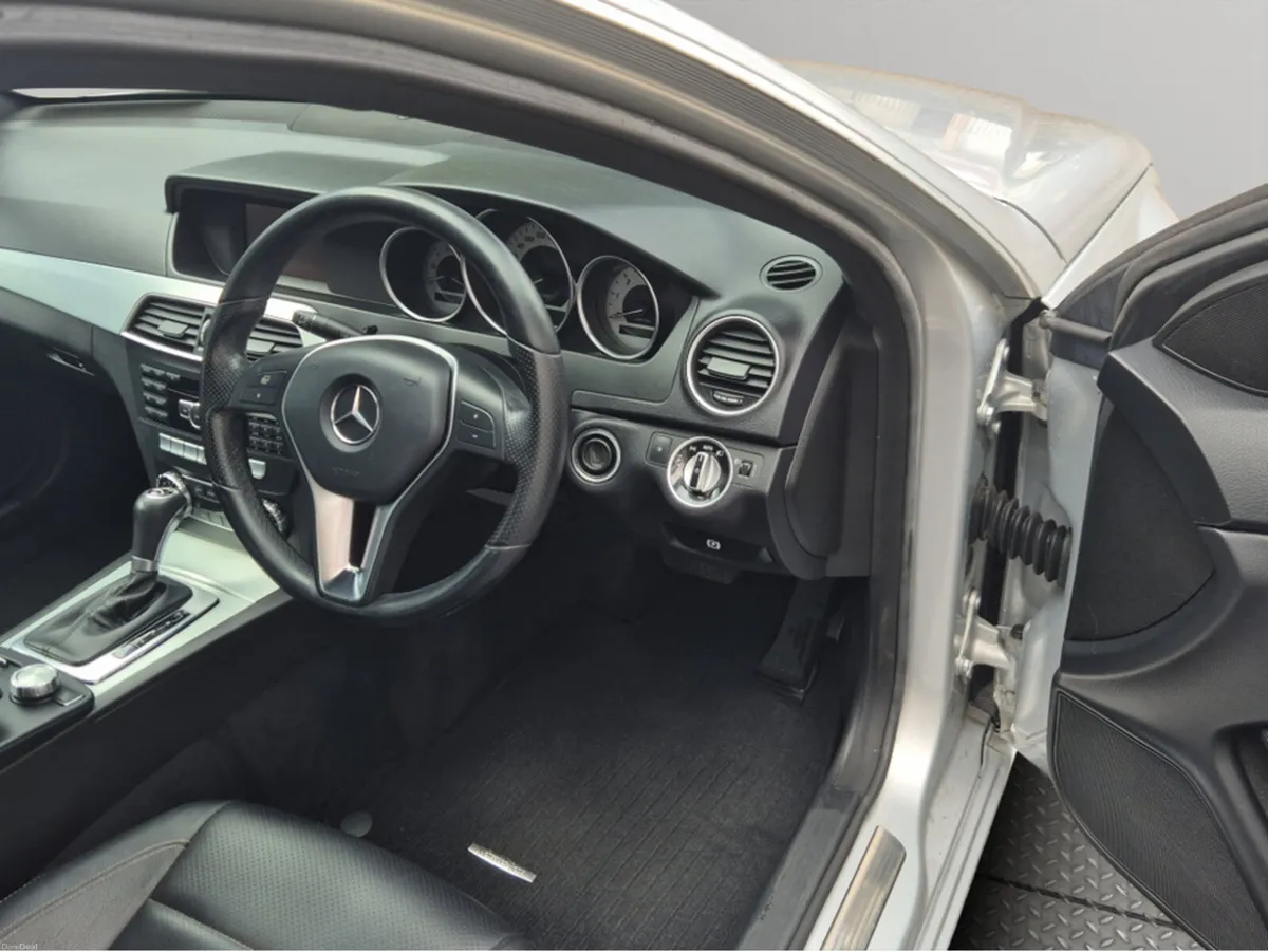 Mercedes-Benz C-Class C220 CDi AUTO COUPE *** LOW - Image 3