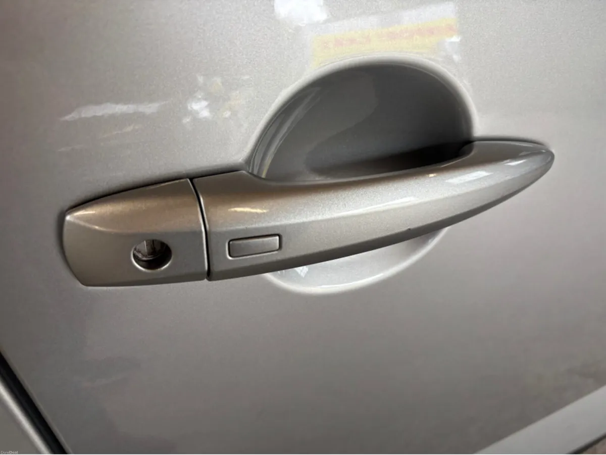 Nissan Qashqai EPOWER SV 4DR AUTO Finance Availabl - Image 4