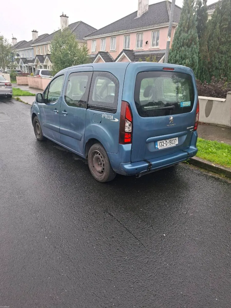 Peugeot Partner Wheelchair Accessible - Image 3