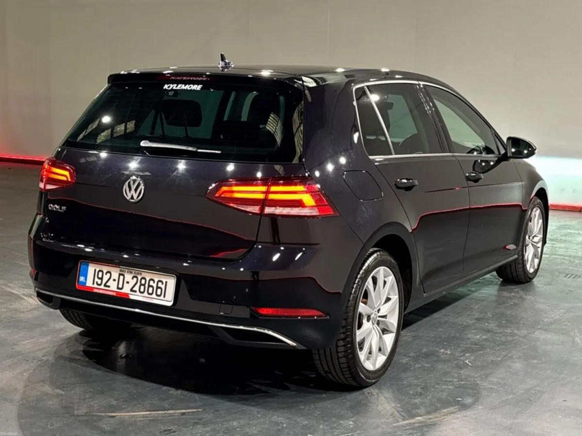 Volkswagen Golf 1.2 AUTOMATIC - REVERSE CAMERA - C - Image 3
