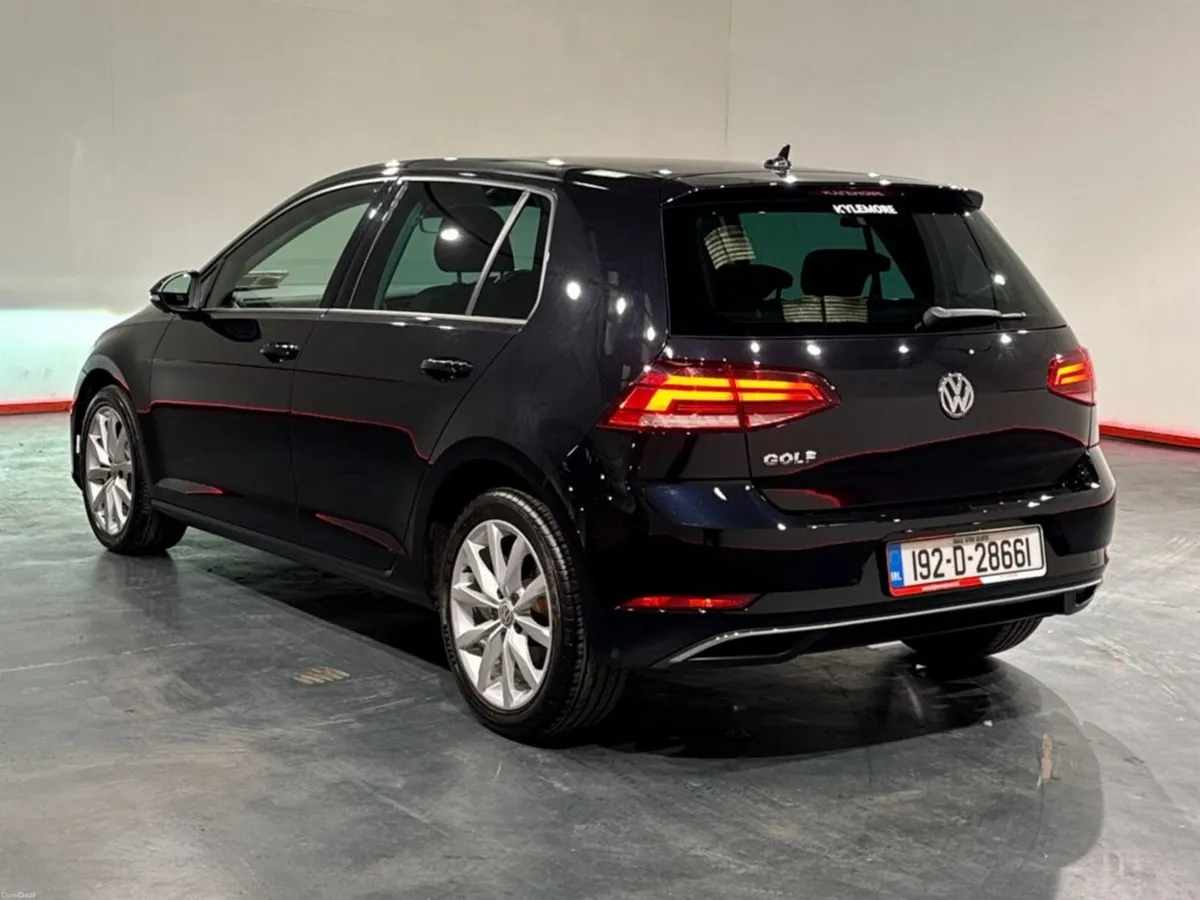 Volkswagen Golf 1.2 AUTOMATIC - REVERSE CAMERA - C - Image 5