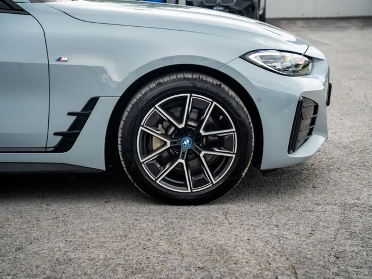 BMW i4 EDRIVE40 M SPORT - Image 6