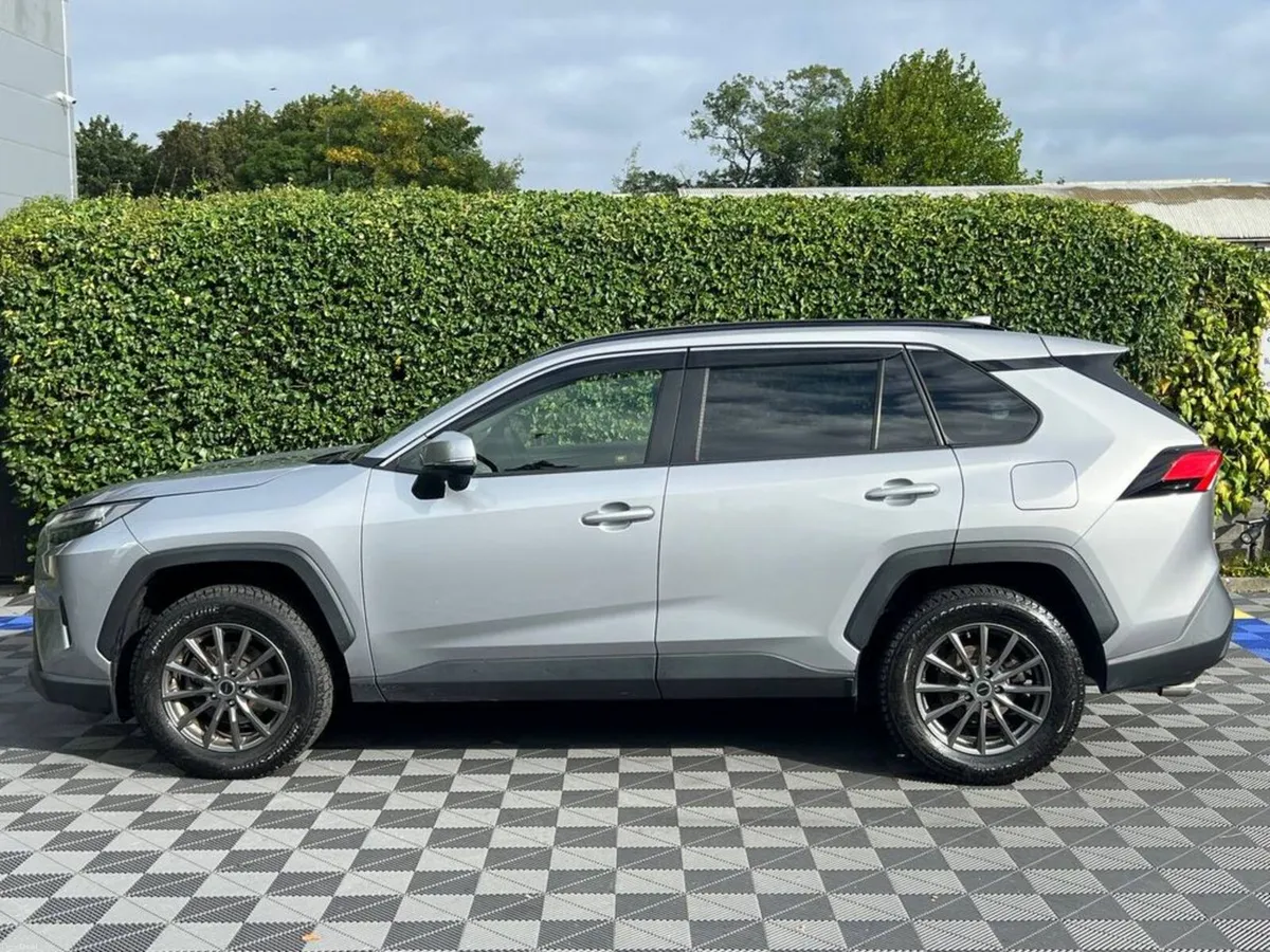 Toyota RAV4 2.5 HYBRID AUTO // REVERSE CAMERA // D - Image 3