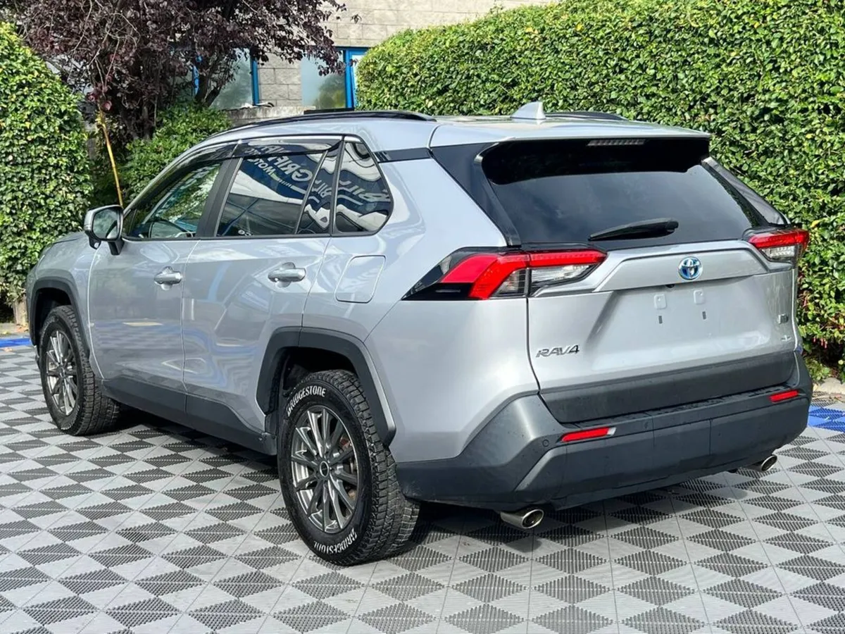 Toyota RAV4 2.5 HYBRID AUTO // REVERSE CAMERA // D - Image 5