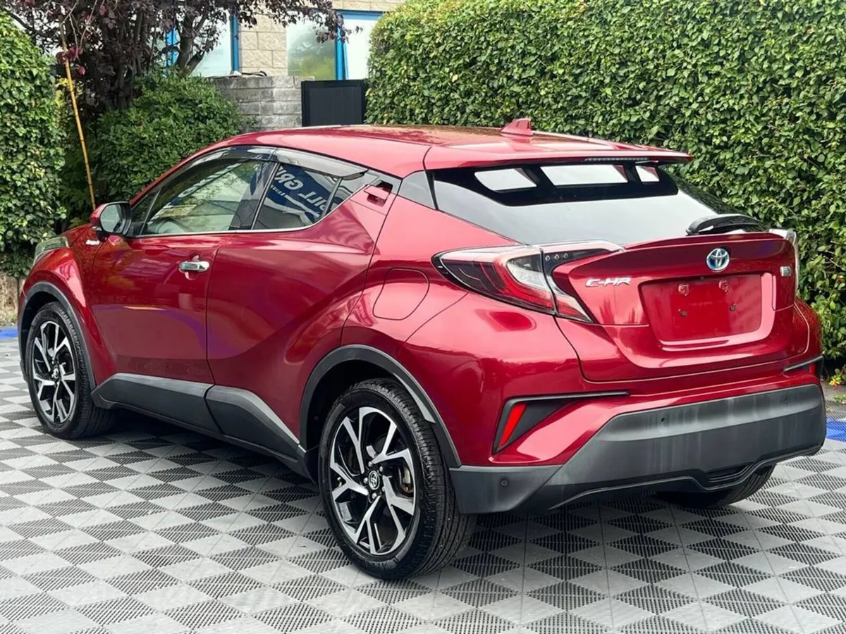 Toyota C-HR 1.8 HYBRID AUTO // REVERSE CAMERA // H - Image 5