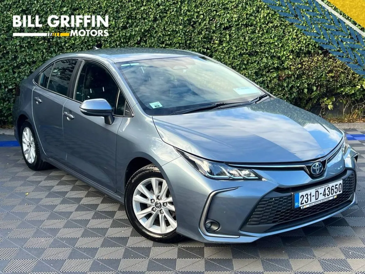 Toyota Corolla 1.8 HYBRID AUTO // ADAPTIVE CRUISE - Image 1