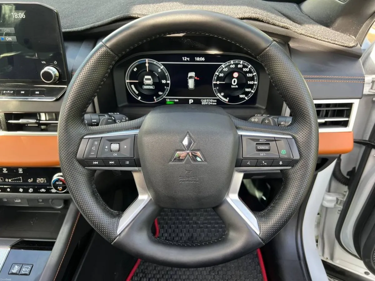Mitsubishi Outlander 7-SEATER 2.4 HYBRID AUTO ** H - Image 5