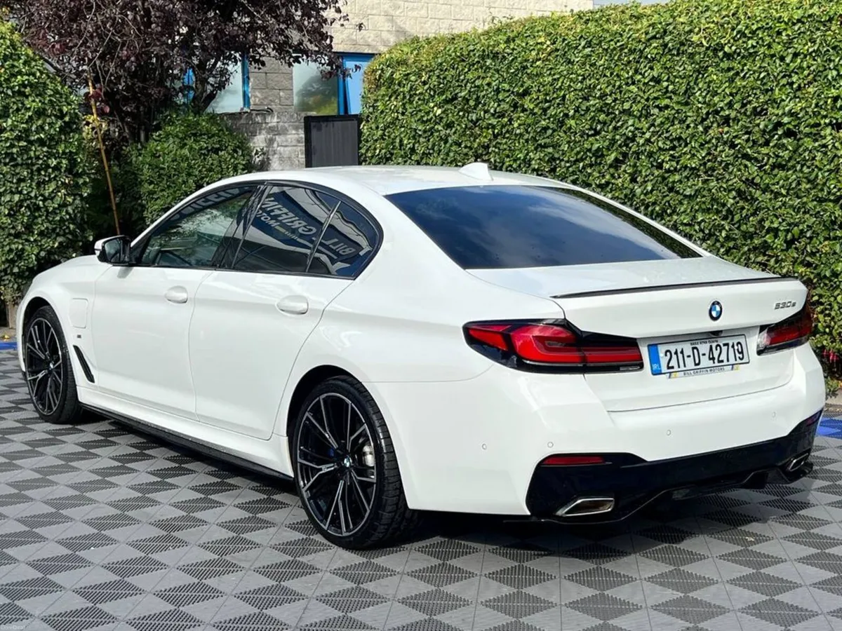 BMW 5-Series 530e M-SPORT COMPETITION PACK 2.0 HYB - Image 5