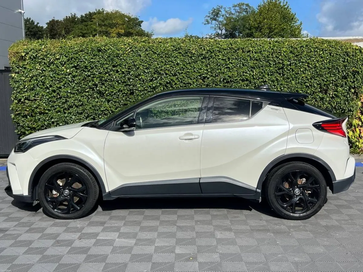 Toyota C-HR G-NERO PACK 1.8 HYBRID AUTO // APPLE C - Image 3
