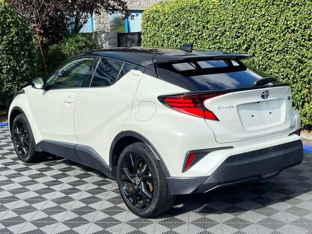 Toyota C-HR G-NERO PACK 1.8 HYBRID AUTO // APPLE C - Image 5