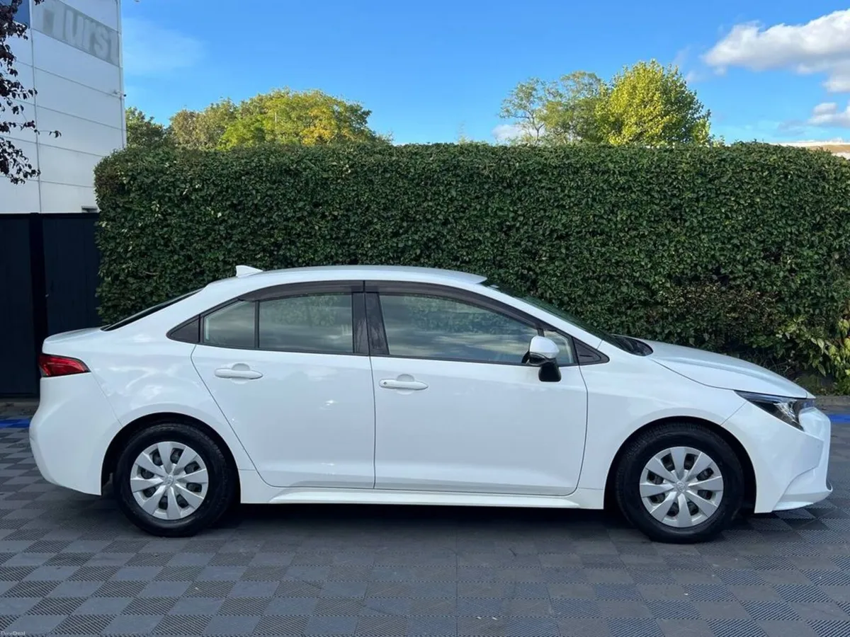 Toyota Corolla GX 1.8 HYBRID AUTO // ADAPTIVE CRUI - Image 2